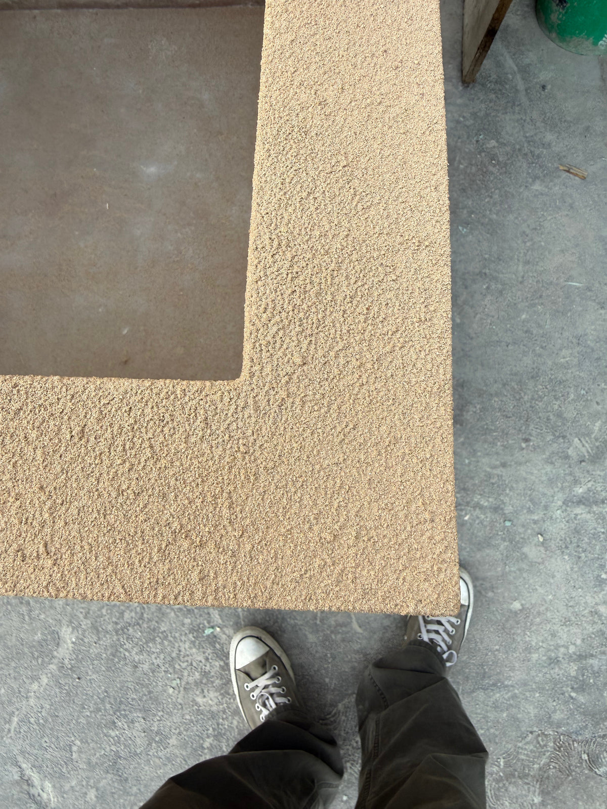 pure-design-werx-exposed-aggregate-planter-corner-detail